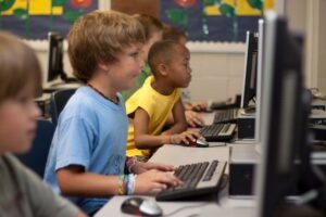 Read more about the article Integrating Technology into the Classroom: Best Practices for Educators